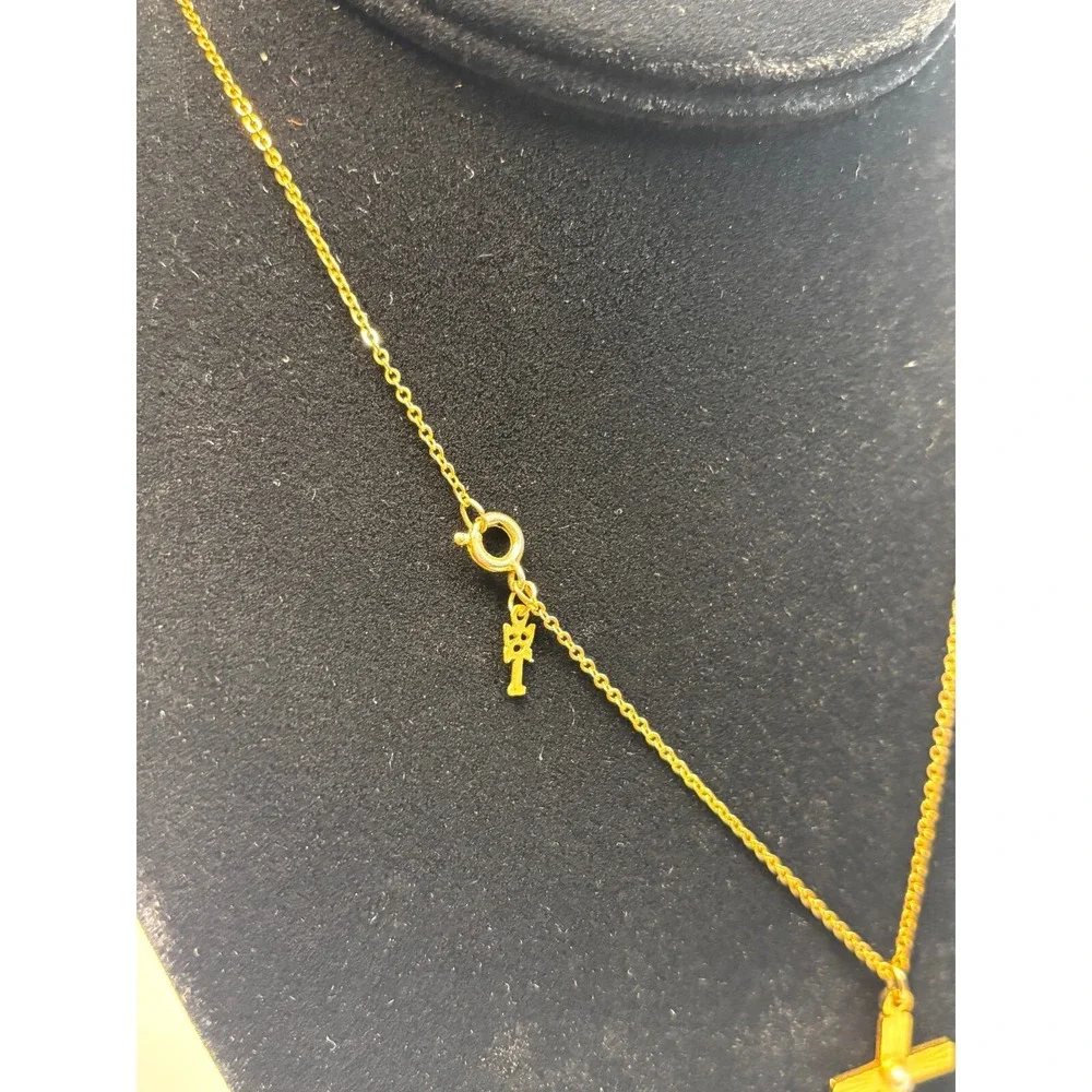 Cross Crucifix‎ Pendant Delicate Crown Trifari Necklace 16 inch Gold Tone